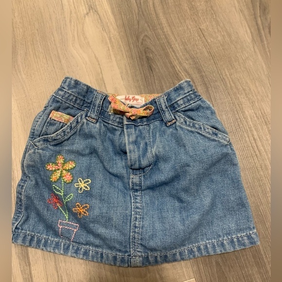4/30$ Baby Gap jeans skirt 6-12months - Picture 1 of 7
